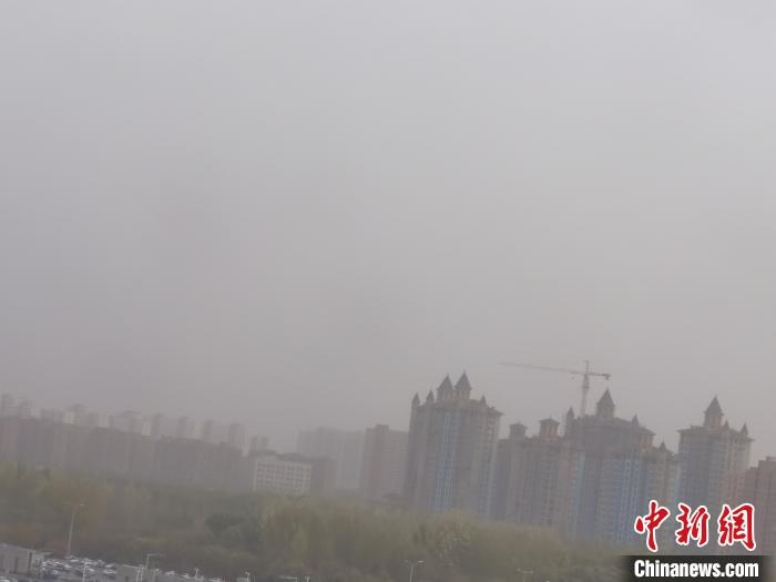 沙塵登場(chǎng)、氣溫暴跌中國(guó)北疆內(nèi)蒙古開(kāi)啟“冷凍模式”