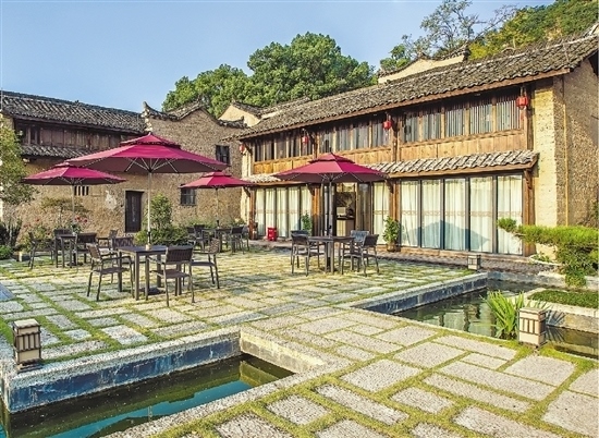 整治后的蓮都區(qū)下南山村催生眾多新業(yè)態(tài)。 當(dāng)?shù)毓﹫D