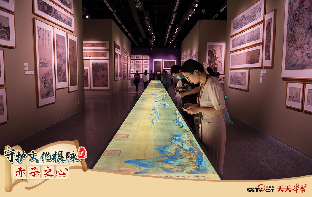 2023年7月1日，觀眾在浙江寧波美術(shù)館參觀中國歷代繪畫大系成果展·寧波特展。