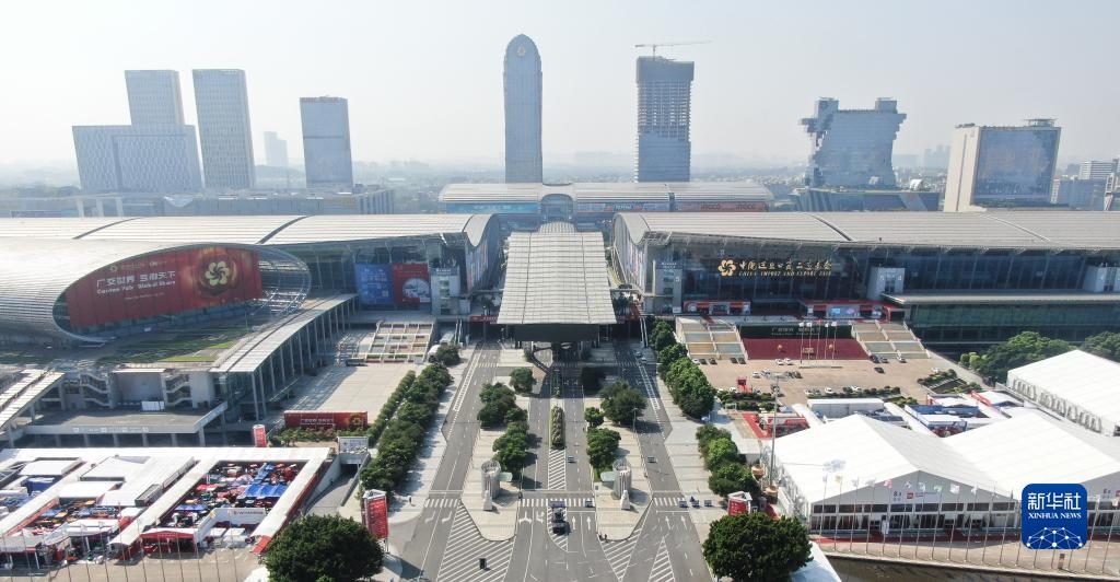 廣交會(huì)舉辦地外景（10月14日攝，無人機(jī)照片）。新華社記者 鄧華 攝