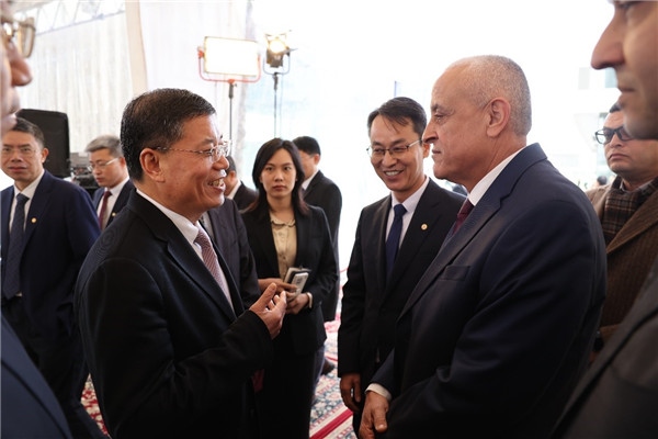 李永明同埃及住房部副部長(zhǎng)會(huì)談交流。主辦方供圖