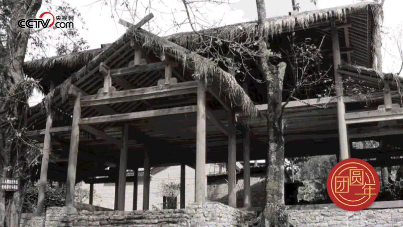△ 云南省騰沖市清水鄉(xiāng)三家村的司莫拉佤族村曾經(jīng)是貧困村，隨著國(guó)家脫貧攻堅(jiān)、鄉(xiāng)村振興的推進(jìn)，這個(gè)小村寨舊貌換新顏，變成了名副其實(shí)的美麗鄉(xiāng)村。