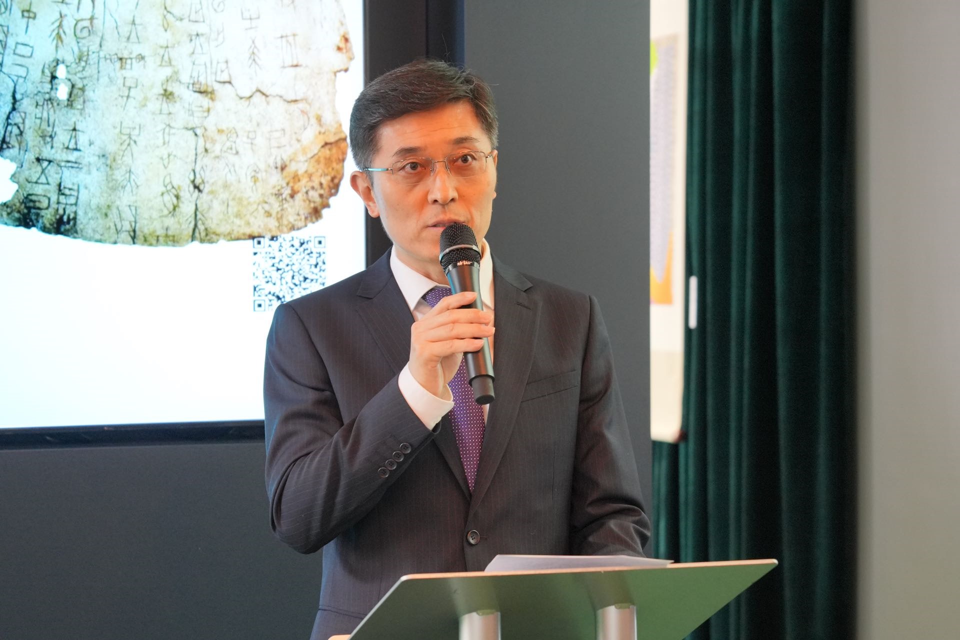 中國駐英國使館公使楊曉光致辭。主辦方供圖
