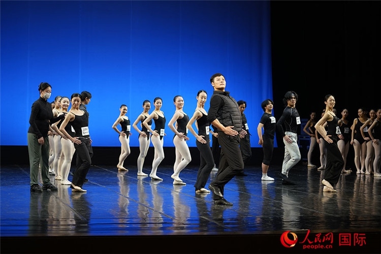 3月26日，松山芭蕾舞團青年代表團成員在中央芭蕾舞團交流學習。人民網記者 張麗婭攝