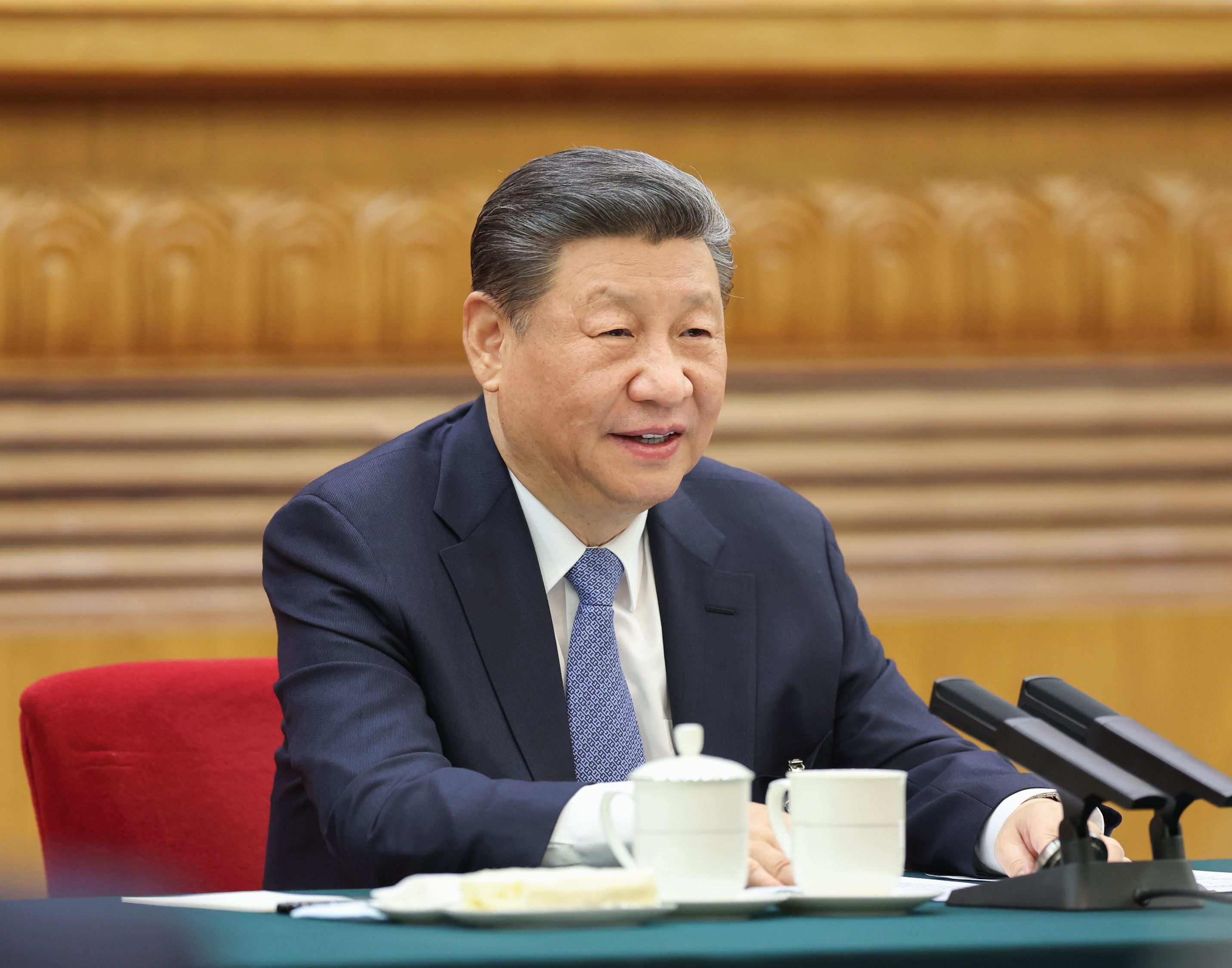 △ 2024年3月5日，中共中央總書記、國(guó)家主席、中央軍委主席習(xí)近平參加他所在的十四屆全國(guó)人大二次會(huì)議江蘇代表團(tuán)審議。