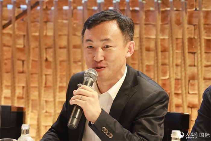中國駐里約熱內(nèi)盧代總領(lǐng)事王海濤在座談會上致辭。人民網(wǎng)記者 陳海琪攝