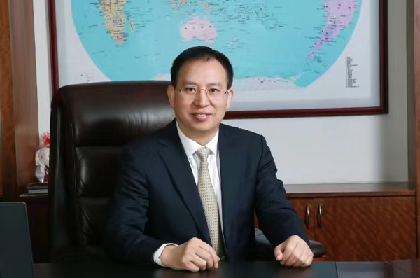 交通銀行黨委委員、副行長周萬阜接受人民網(wǎng)記者采訪。受訪者供圖