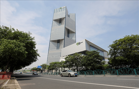 這是位于上海浦東新區(qū)世博園區(qū)的新開發(fā)銀行總部大樓（2022年6月17日攝）。新華社記者 方喆 攝
