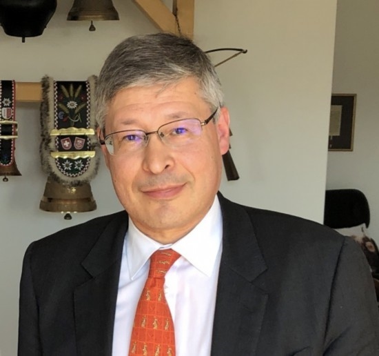 瑞士日內(nèi)瓦伯爾尼大區(qū)經(jīng)濟發(fā)展署前署長、經(jīng)濟學(xué)家 菲利普·莫尼耶