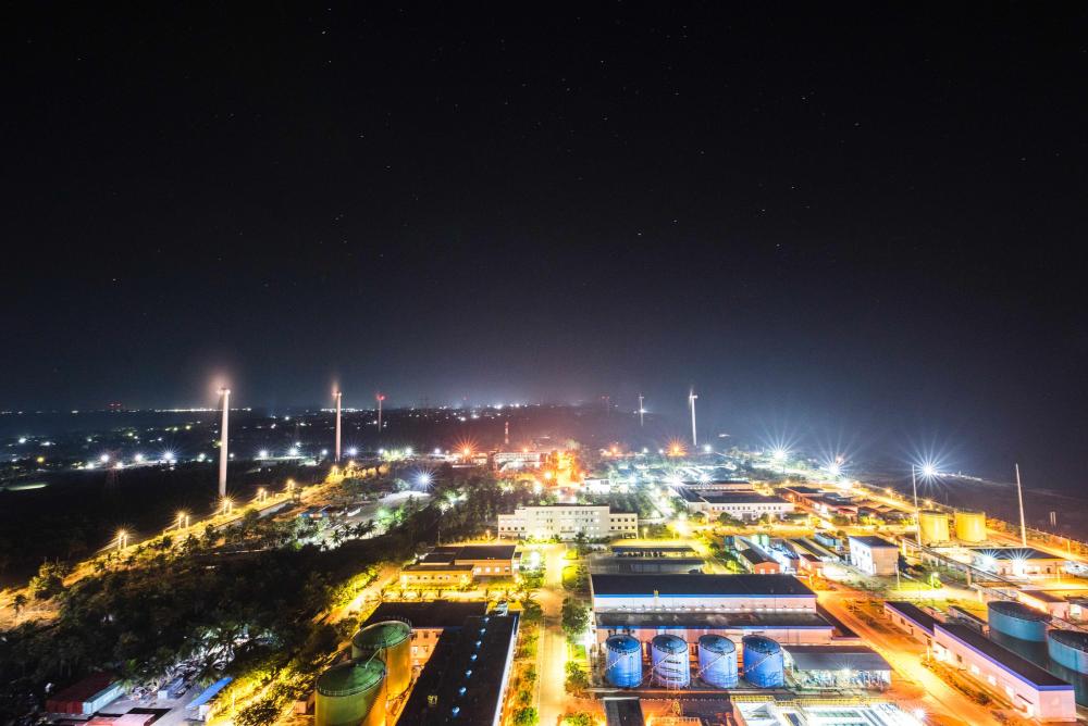 這是斯里蘭卡普特拉姆電站夜景（2020年12月8日攝）。新華社發(fā)（普特拉姆電站供圖）
