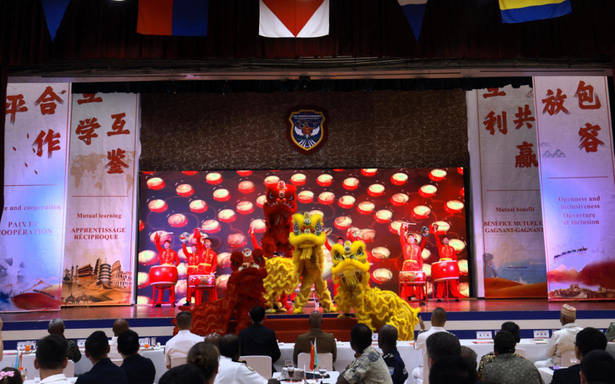 舞獅表演《金獅送?！贰Ｖ鬓k方供圖