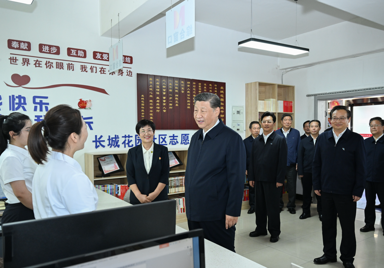 2024年6月19日，習(xí)近平總書記來到寧夏銀川市金鳳區(qū)長城花園社區(qū)考察。