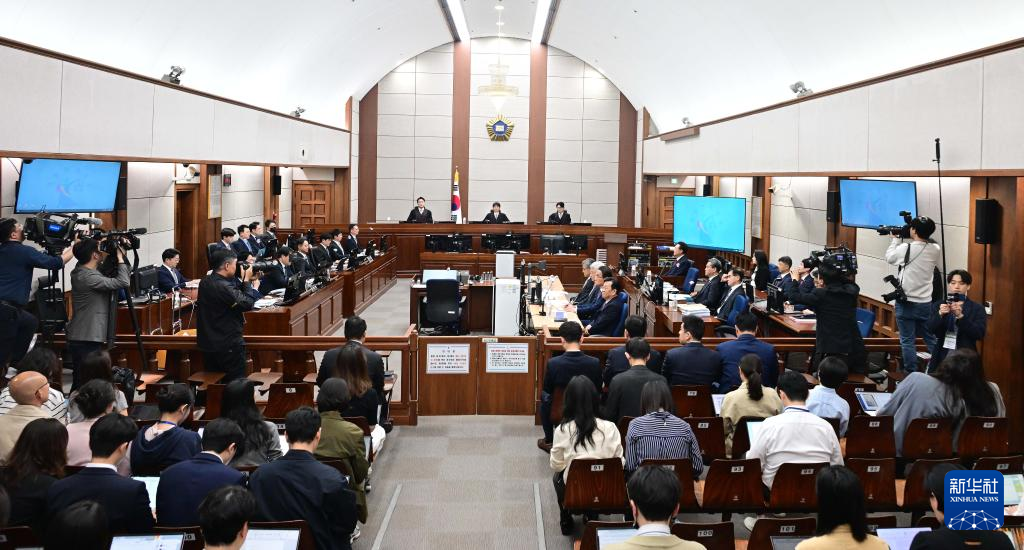 這是4月21日拍攝的韓國(guó)首爾中央地方法院庭審現(xiàn)場(chǎng)。新華社/紐西斯通訊社