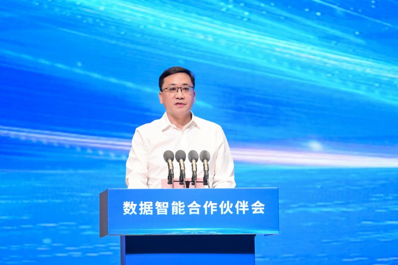 圖為河南省人民政府國有資產(chǎn)監(jiān)督管理委員會(huì)黨委委員、副主任李海峰。